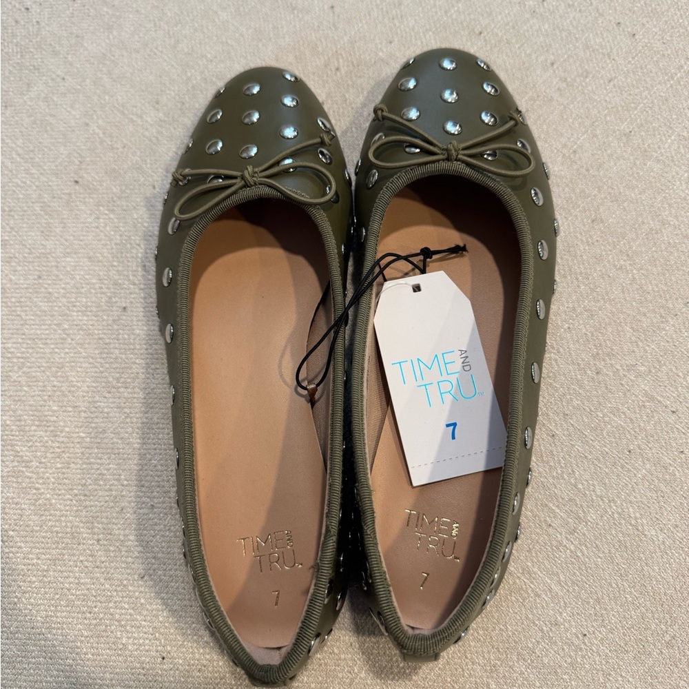 Time and Tru Women's Studded Ballet Flat, Matte Green, Sz 7, NWT - Picture 5 of 7